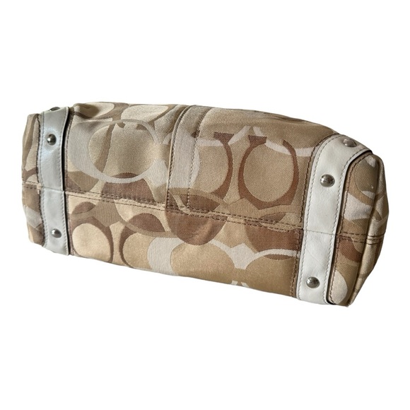 Coach Carly Bag In Optic Signature - Picture 8 of 10